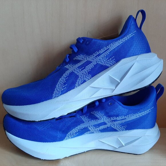 Sold Elsewhere: Mens Asics Novablast 5 size 10.5 neutral running shoes - Picture 6 of 10